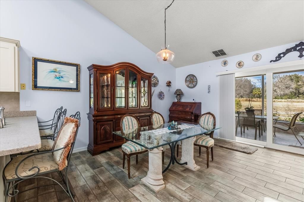 En Venta: $329,000 (3 camas, 2 baños, 2462 Pies cuadrados)