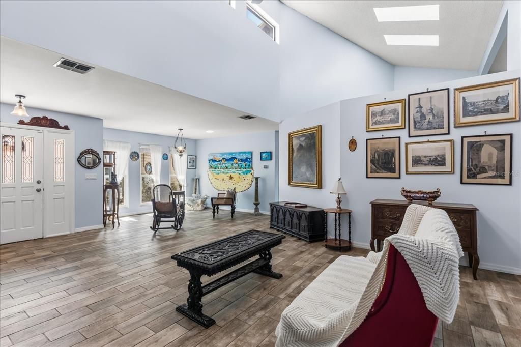 En Venta: $329,000 (3 camas, 2 baños, 2462 Pies cuadrados)