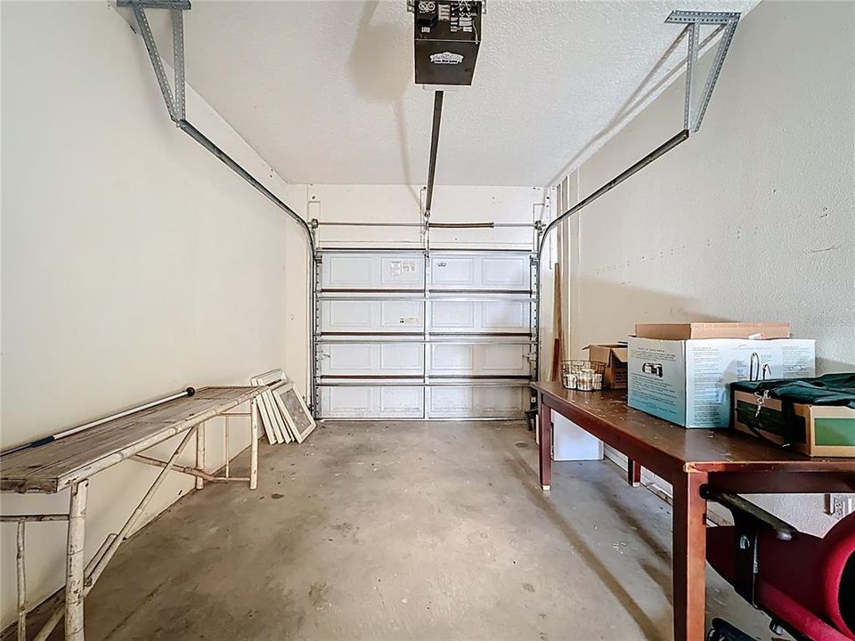 Activo con contrato: $200,000 (3 camas, 2 baños, 1393 Pies cuadrados)
