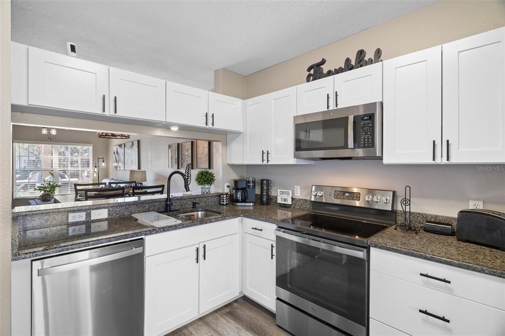 Activo con contrato: $246,000 (2 camas, 1 baños, 1105 Pies cuadrados)