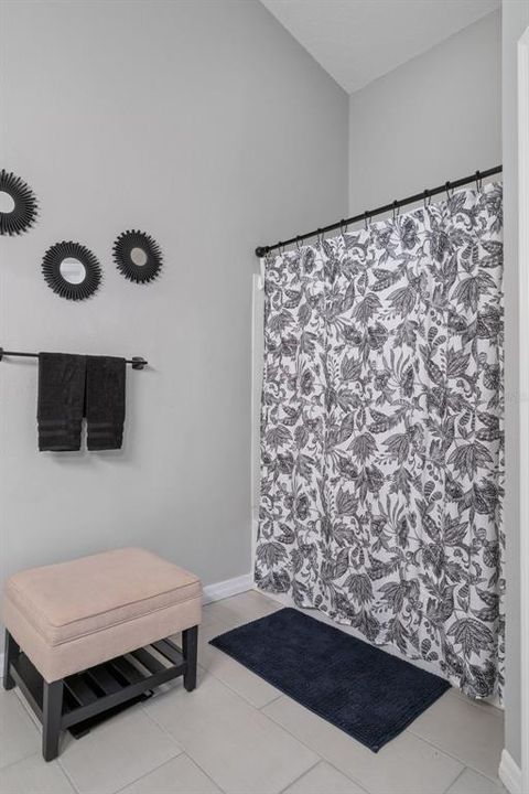 Activo con contrato: $246,000 (2 camas, 1 baños, 1105 Pies cuadrados)