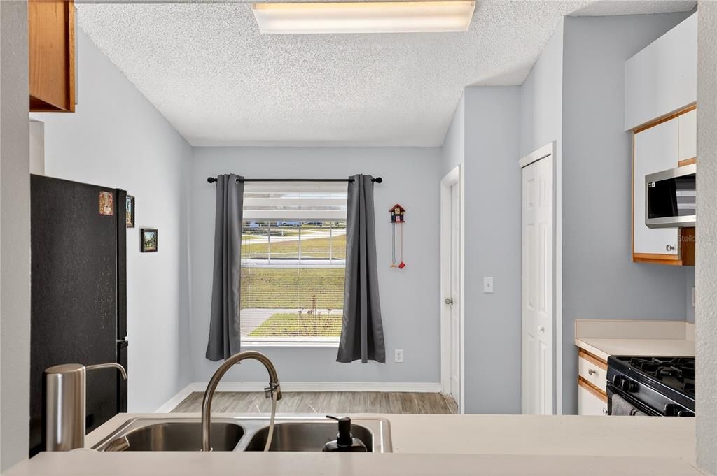 Activo con contrato: $359,900 (3 camas, 2 baños, 1466 Pies cuadrados)