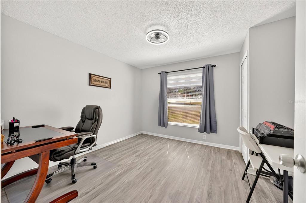 Activo con contrato: $359,900 (3 camas, 2 baños, 1466 Pies cuadrados)