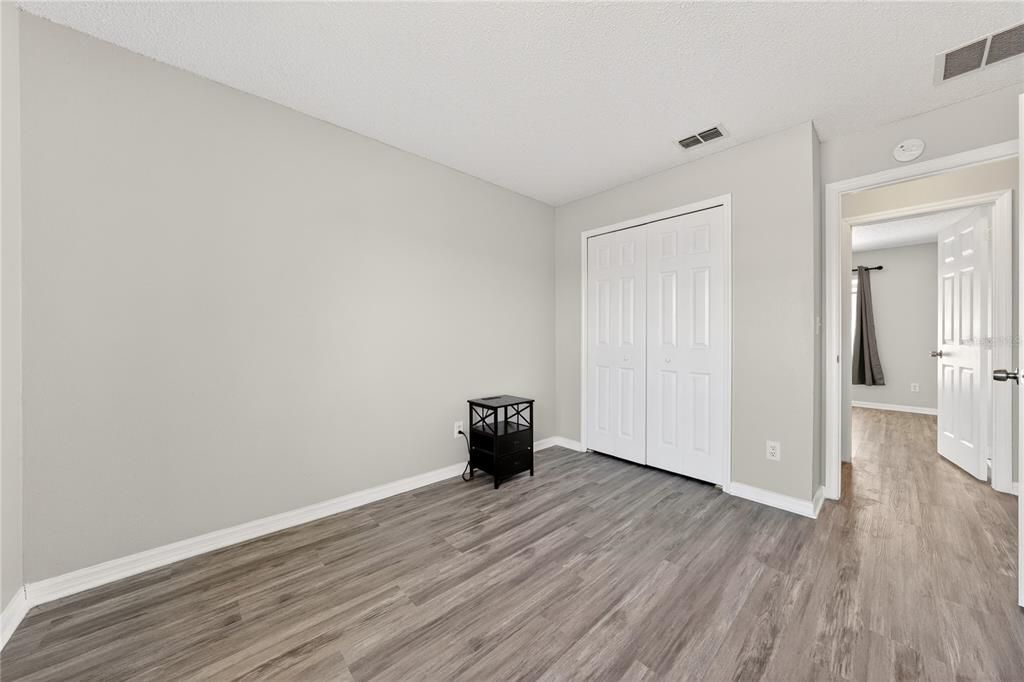 Activo con contrato: $359,900 (3 camas, 2 baños, 1466 Pies cuadrados)