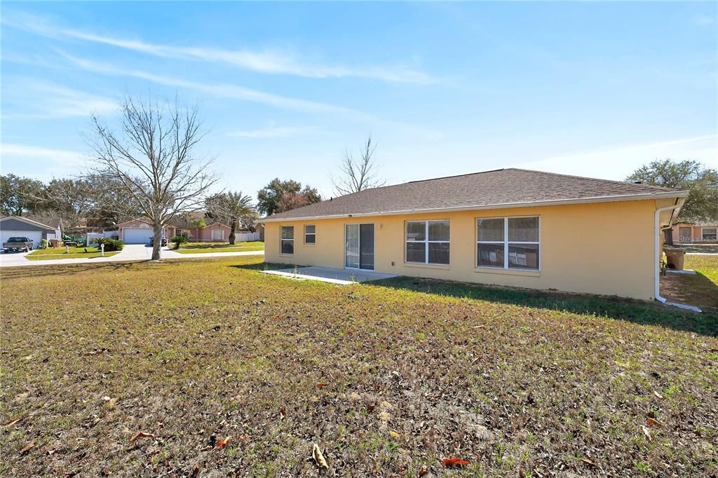 Activo con contrato: $359,900 (3 camas, 2 baños, 1466 Pies cuadrados)