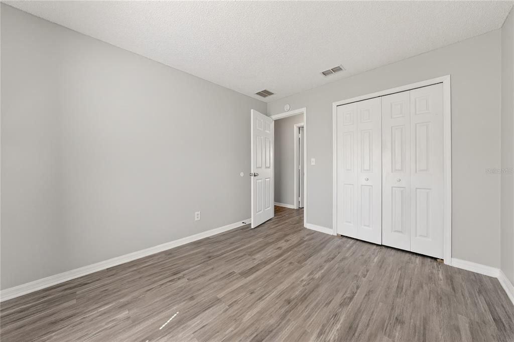 Activo con contrato: $359,900 (3 camas, 2 baños, 1466 Pies cuadrados)