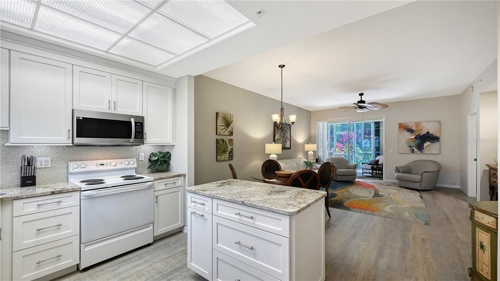 Activo con contrato: $269,900 (2 camas, 2 baños, 1068 Pies cuadrados)