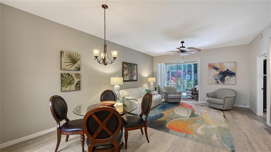 Activo con contrato: $269,900 (2 camas, 2 baños, 1068 Pies cuadrados)