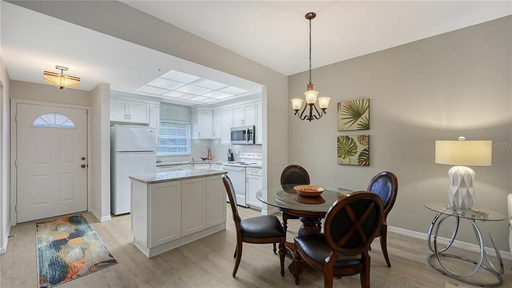 Activo con contrato: $269,900 (2 camas, 2 baños, 1068 Pies cuadrados)