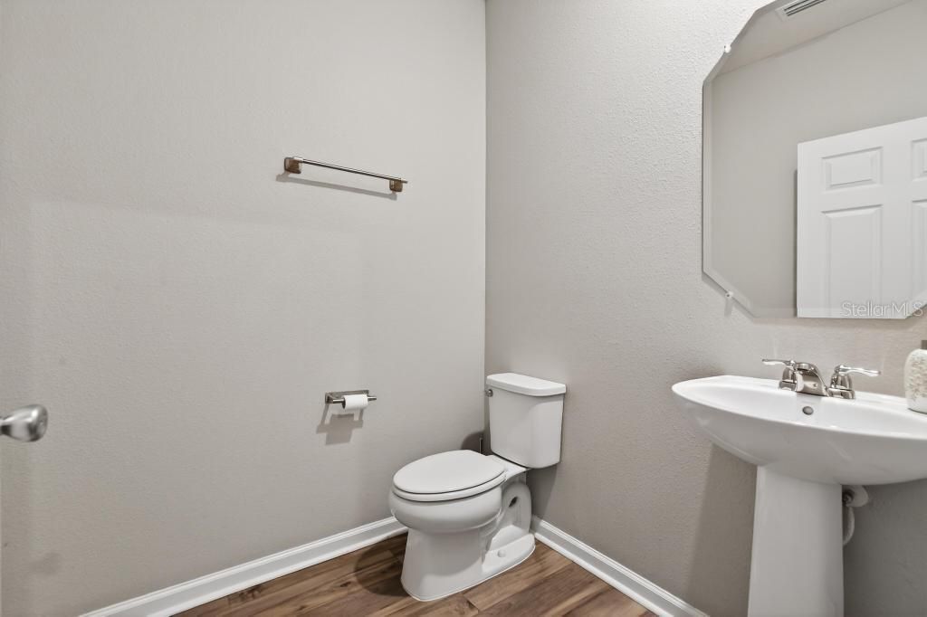 For Sale: $335,000 (3 beds, 2 baths, 1877 Square Feet)
