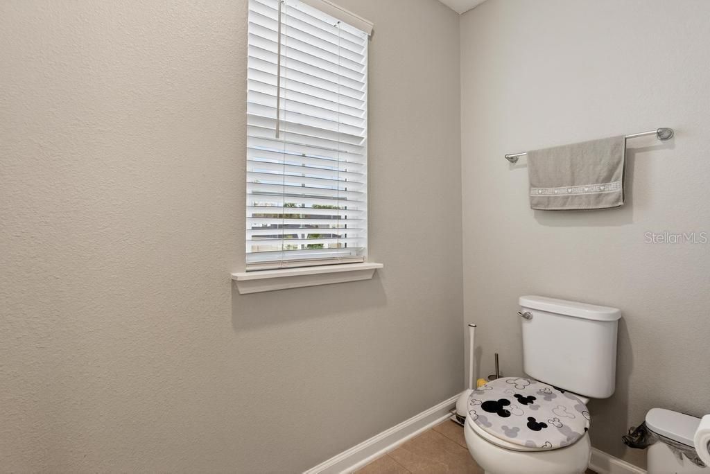 For Sale: $335,000 (3 beds, 2 baths, 1877 Square Feet)
