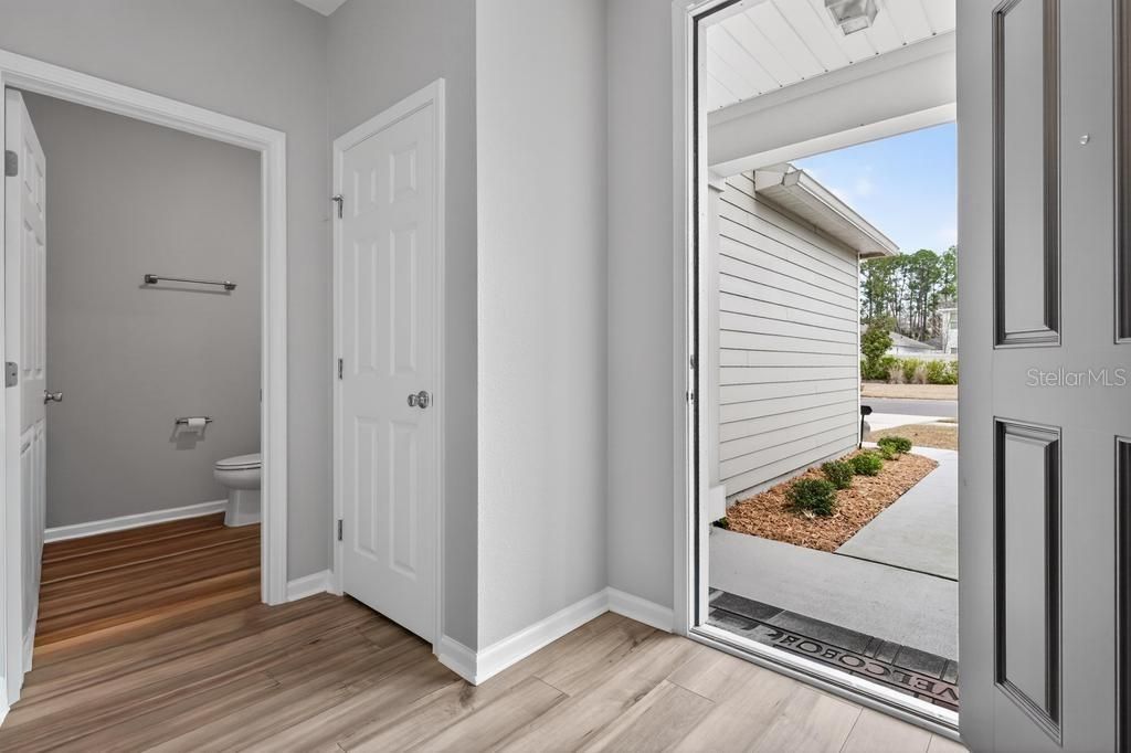 For Sale: $335,000 (3 beds, 2 baths, 1877 Square Feet)