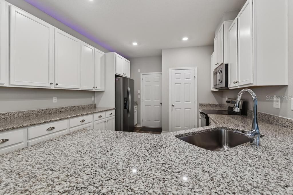For Sale: $335,000 (3 beds, 2 baths, 1877 Square Feet)