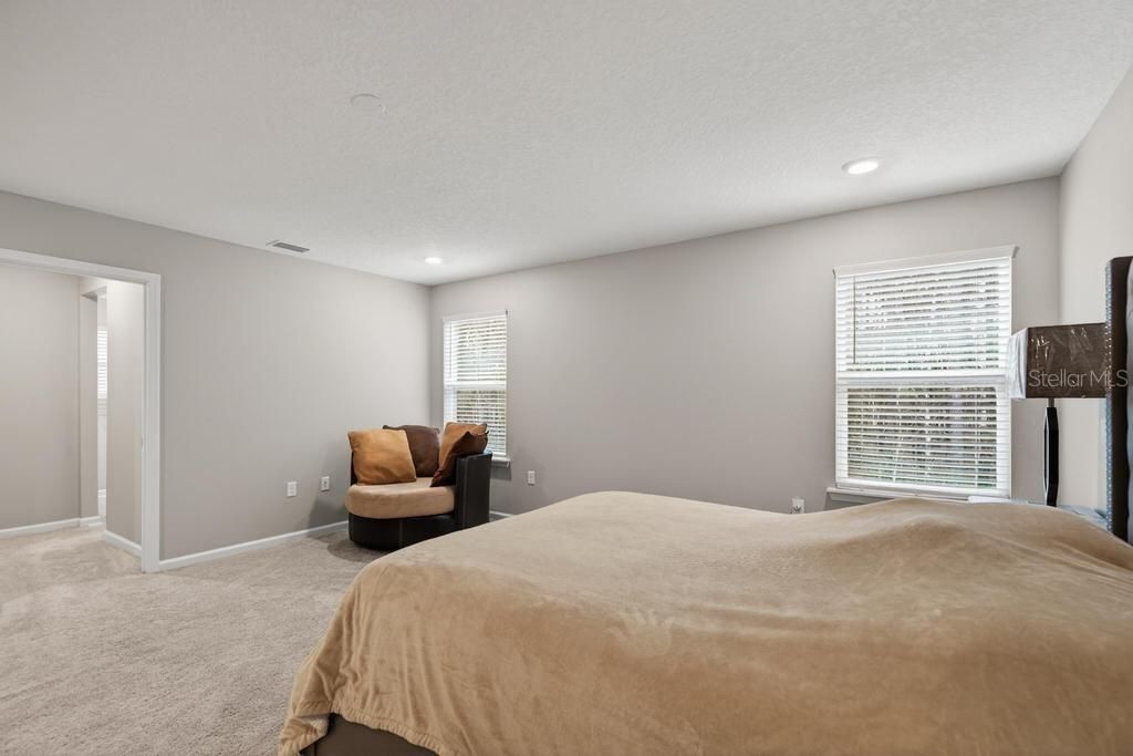 For Sale: $335,000 (3 beds, 2 baths, 1877 Square Feet)