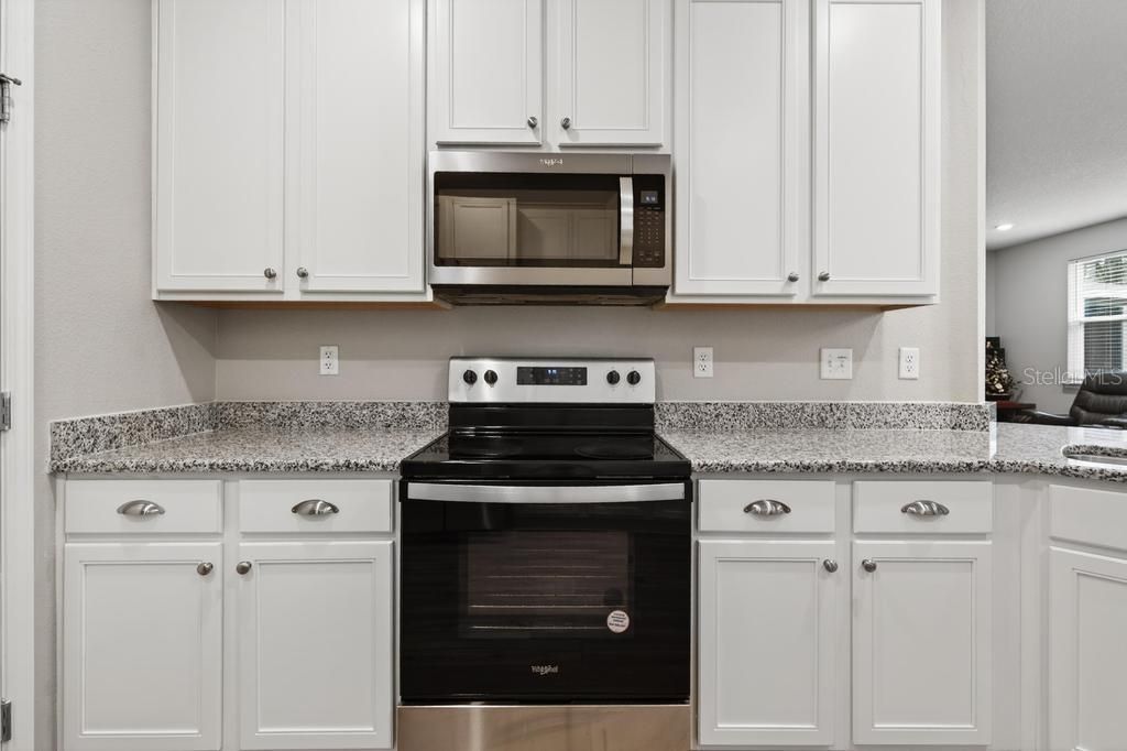 For Sale: $335,000 (3 beds, 2 baths, 1877 Square Feet)