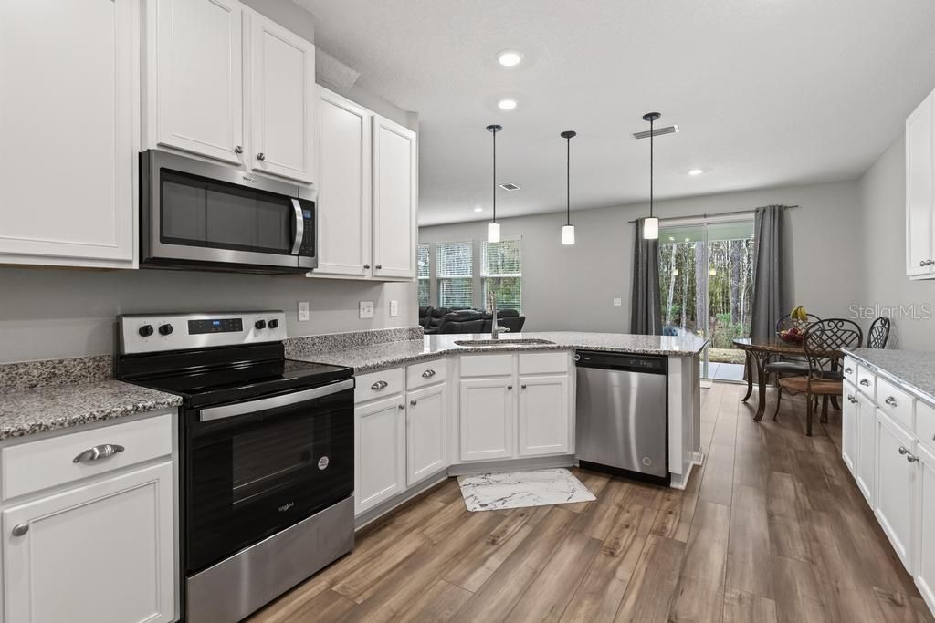 For Sale: $335,000 (3 beds, 2 baths, 1877 Square Feet)