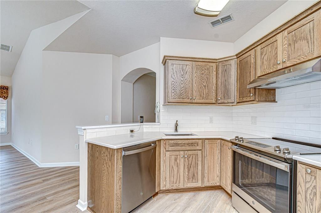 For Sale: $175,000 (3 beds, 2 baths, 1476 Square Feet)