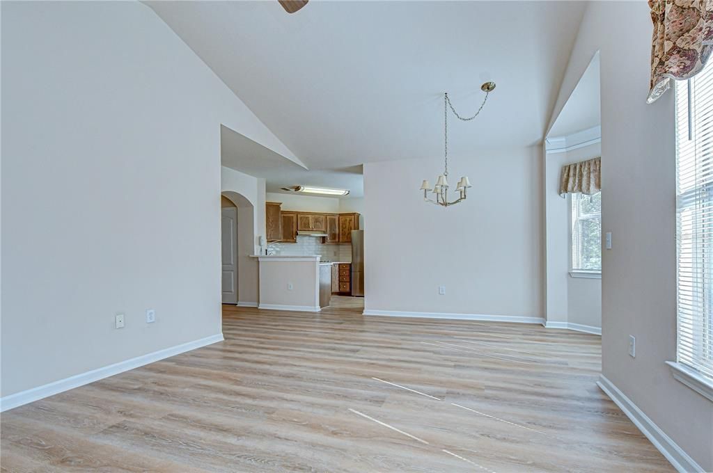 For Sale: $175,000 (3 beds, 2 baths, 1476 Square Feet)
