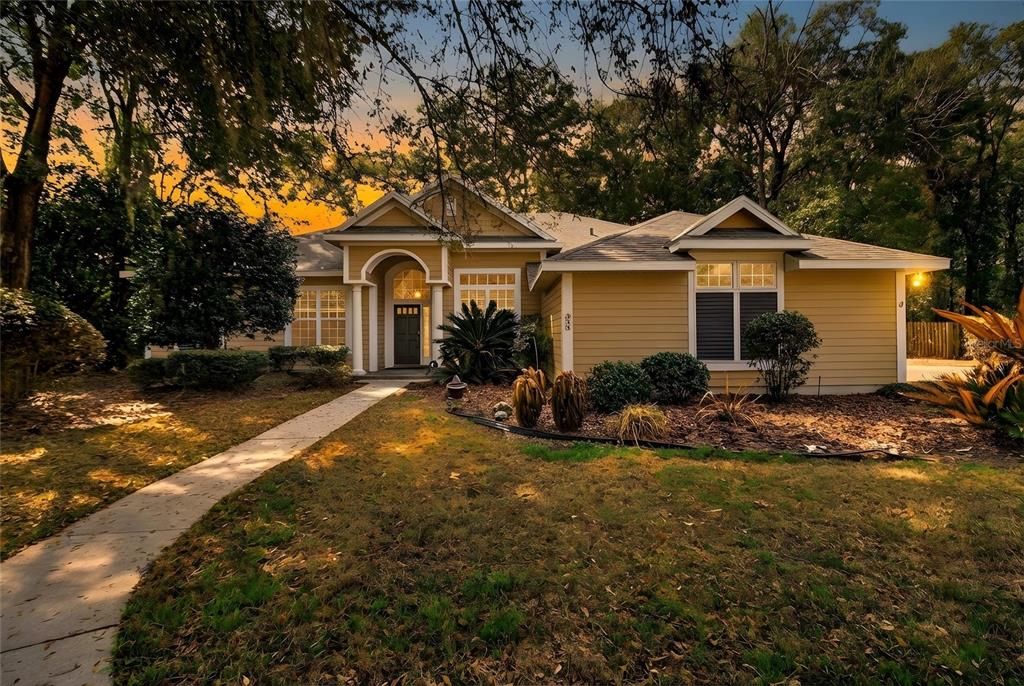 Под контрактом: $550,000 (4 спален, 3 ванн, 2682 Квадратных фут)