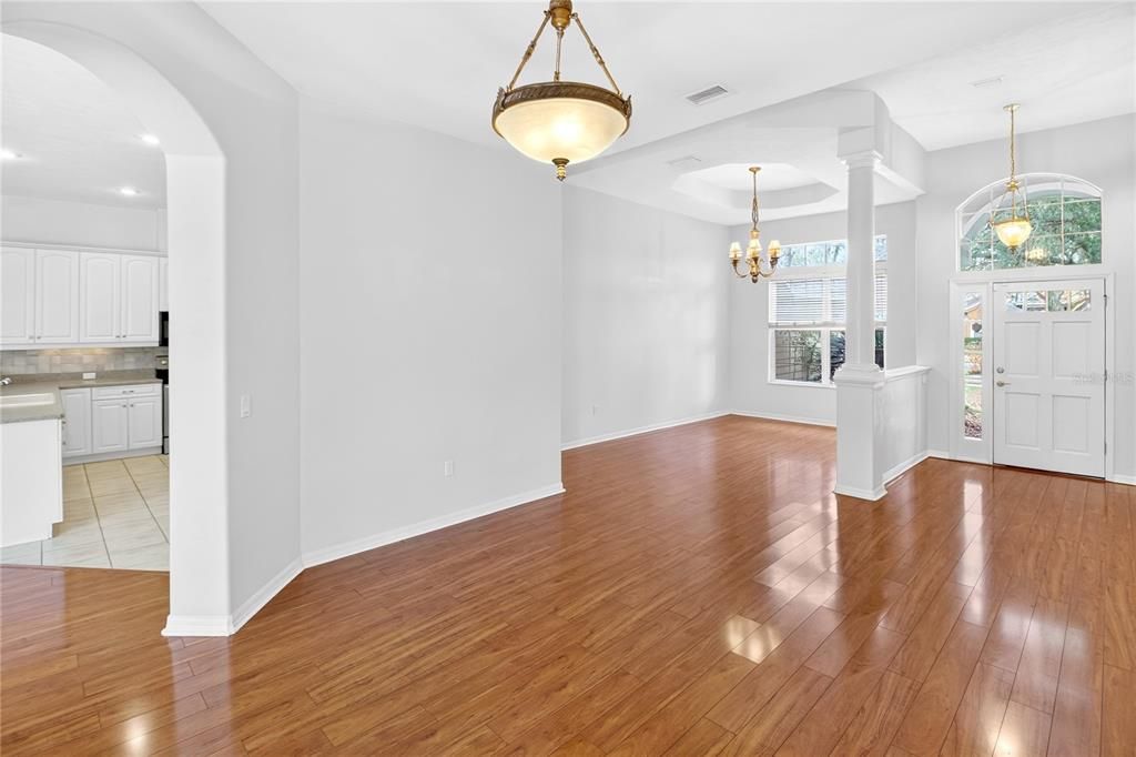 Под контрактом: $550,000 (4 спален, 3 ванн, 2682 Квадратных фут)