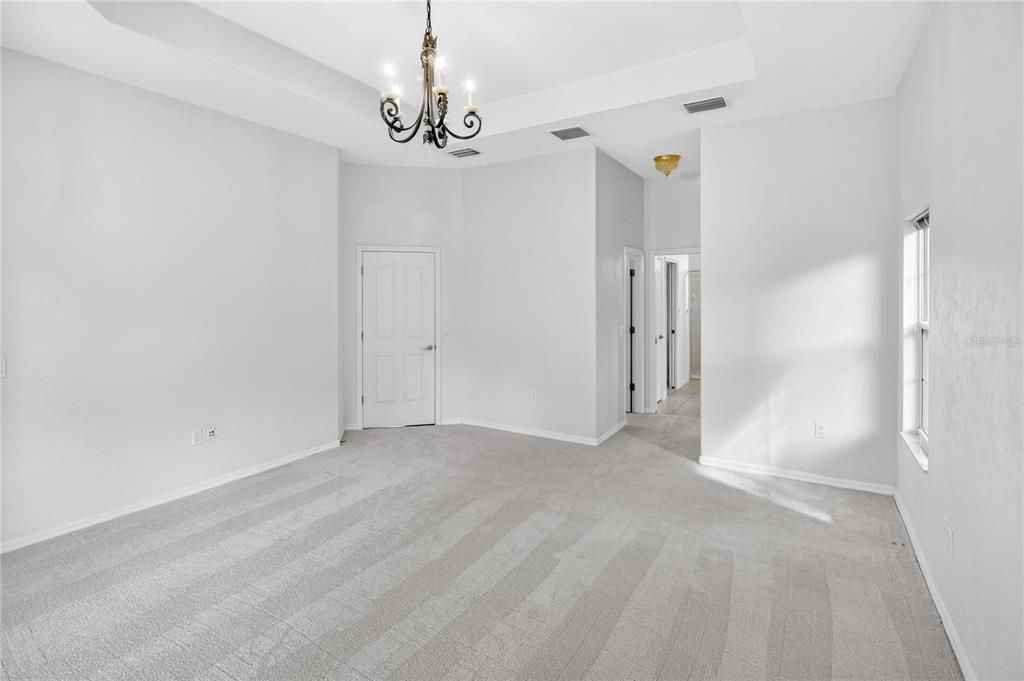 Под контрактом: $550,000 (4 спален, 3 ванн, 2682 Квадратных фут)