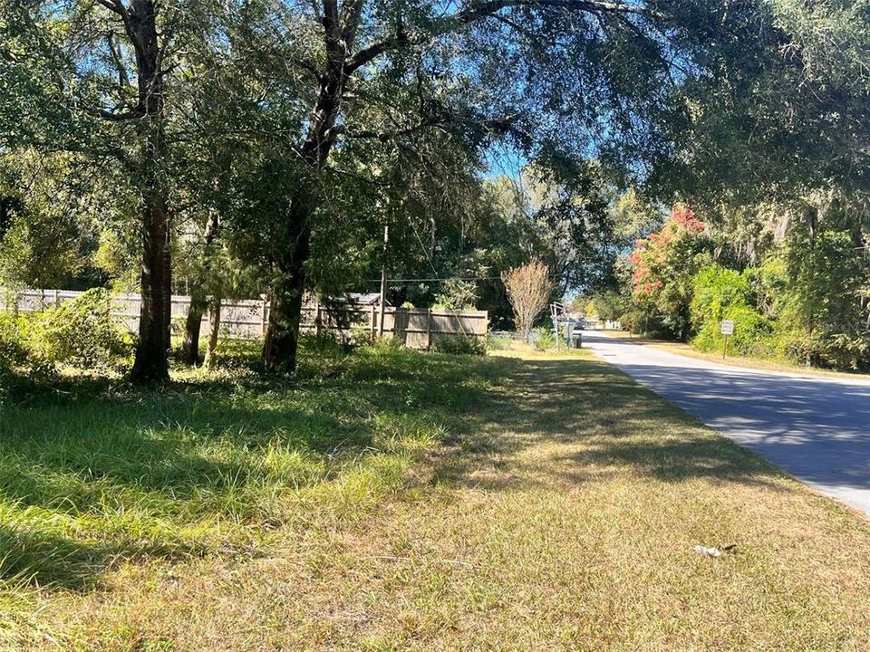 待售: $42,000 (0.33 acres)