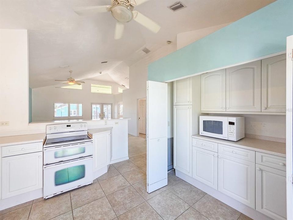 На продажу: $1,350,000 (0 спален, 0 ванн, 3080 Квадратных фут)