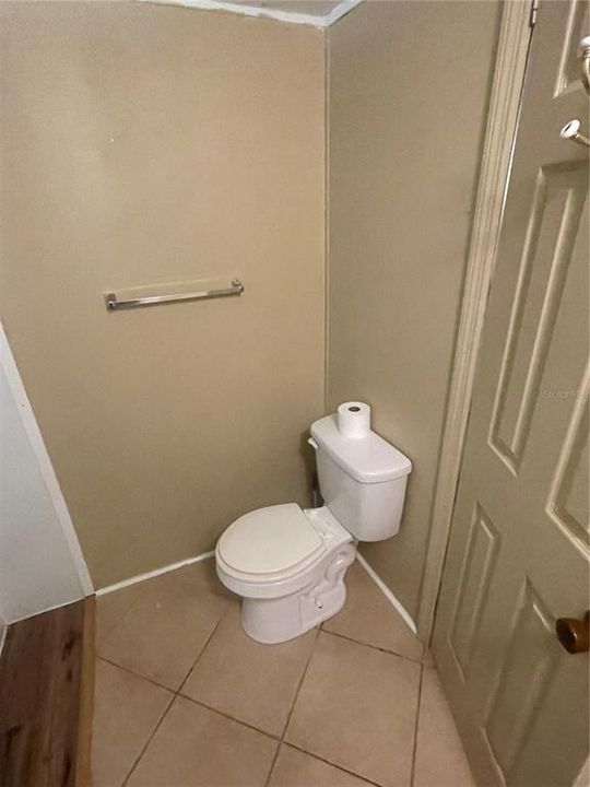 На продажу: $220,000 (2 спален, 1 ванн, 784 Квадратных фут)