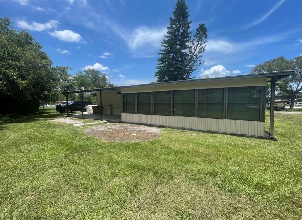 На продажу: $220,000 (2 спален, 1 ванн, 784 Квадратных фут)