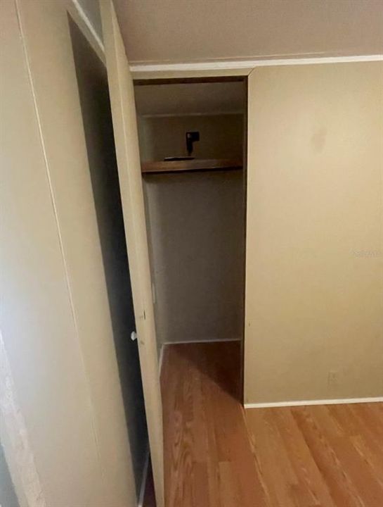 На продажу: $220,000 (2 спален, 1 ванн, 784 Квадратных фут)