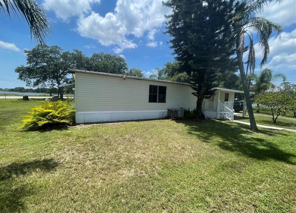 На продажу: $220,000 (2 спален, 1 ванн, 784 Квадратных фут)