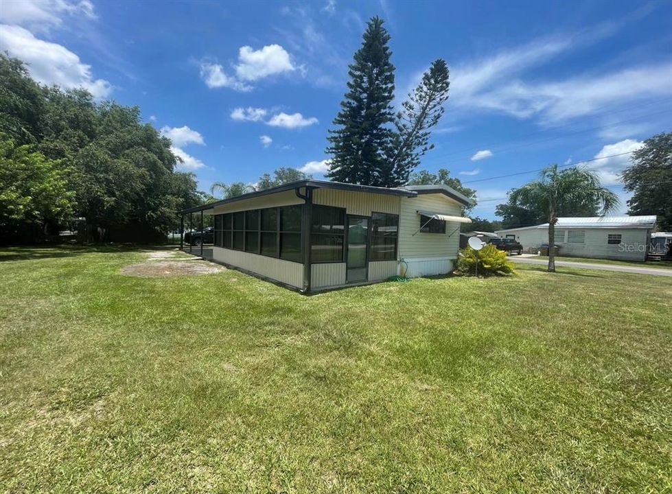 На продажу: $220,000 (2 спален, 1 ванн, 784 Квадратных фут)