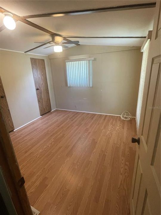 На продажу: $220,000 (2 спален, 1 ванн, 784 Квадратных фут)