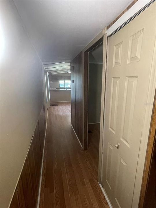 На продажу: $220,000 (2 спален, 1 ванн, 784 Квадратных фут)