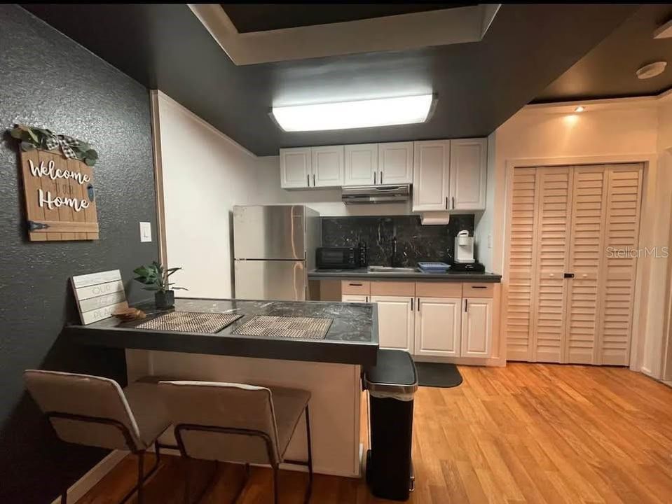 Под контрактом: $549,900 (5 спален, 4 ванн, 2706 Квадратных фут)