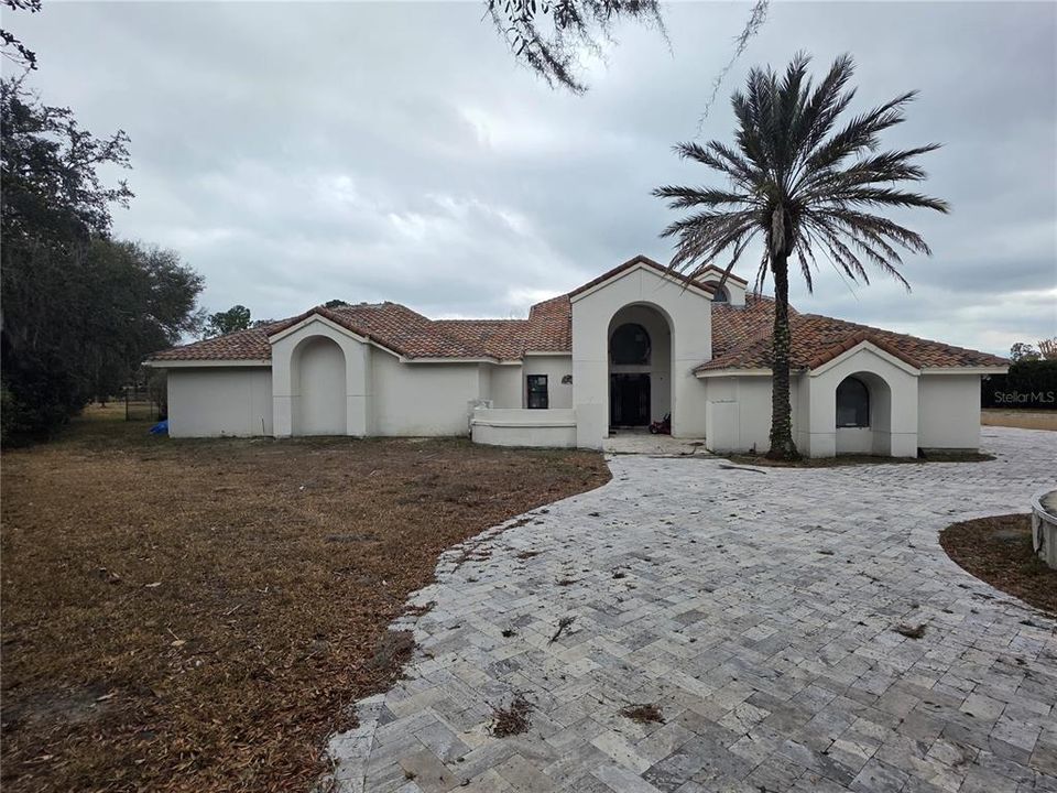 For Sale: $1,700,000 (5 beds, 5 baths, 4274 Square Feet)