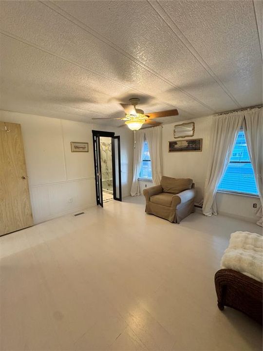 Activo con contrato: $134,900 (2 camas, 2 baños, 936 Pies cuadrados)