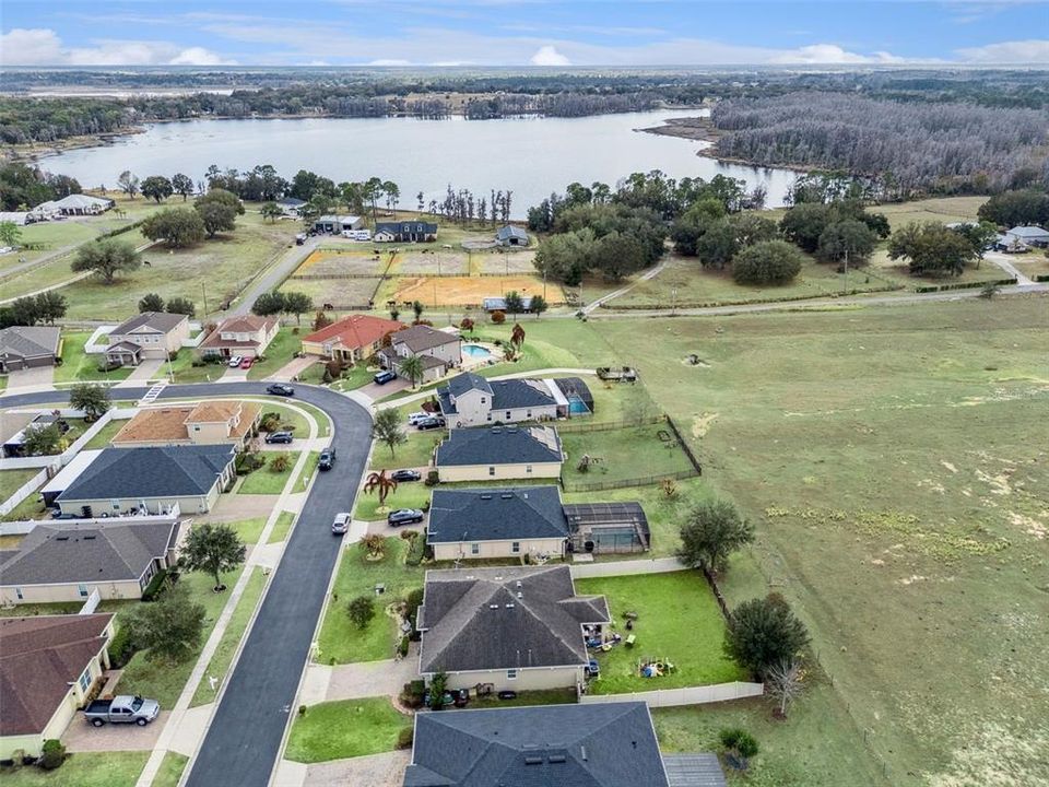 En Venta: $400,000 (4 camas, 2 baños, 2018 Pies cuadrados)