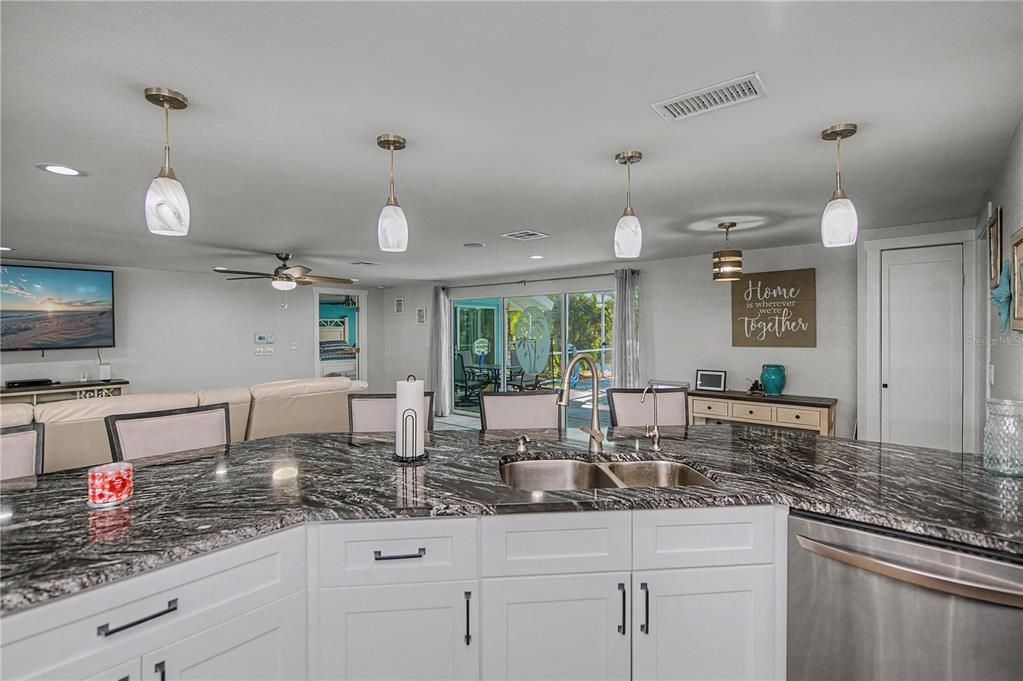 En Venta: $879,900 (4 camas, 2 baños, 2822 Pies cuadrados)