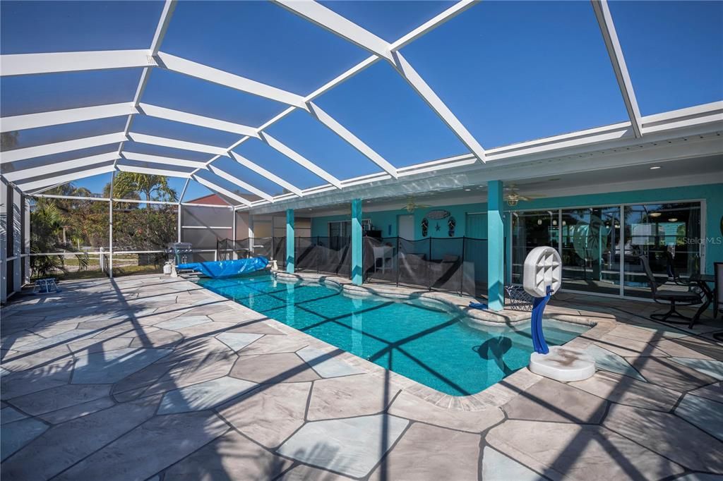En Venta: $879,900 (4 camas, 2 baños, 2822 Pies cuadrados)