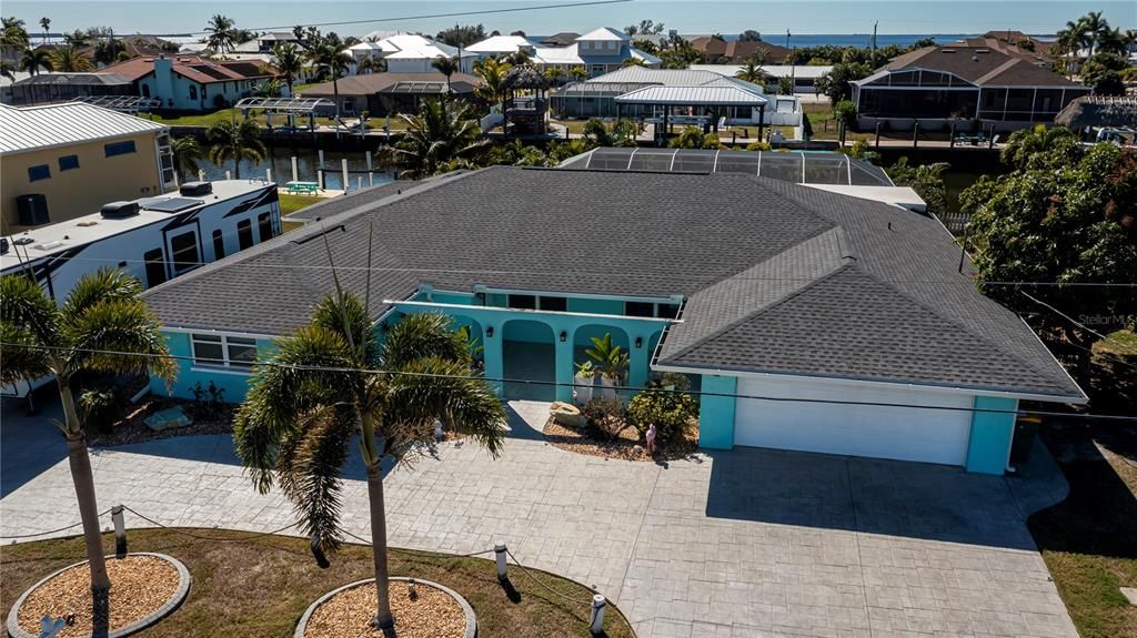 En Venta: $879,900 (4 camas, 2 baños, 2822 Pies cuadrados)