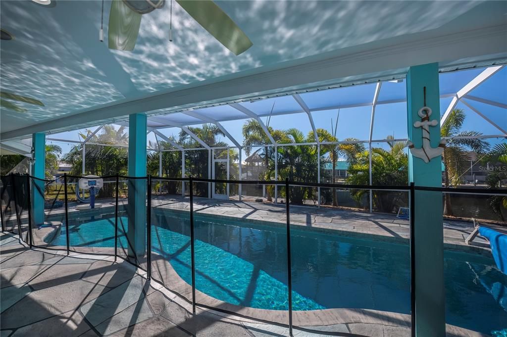 En Venta: $879,900 (4 camas, 2 baños, 2822 Pies cuadrados)
