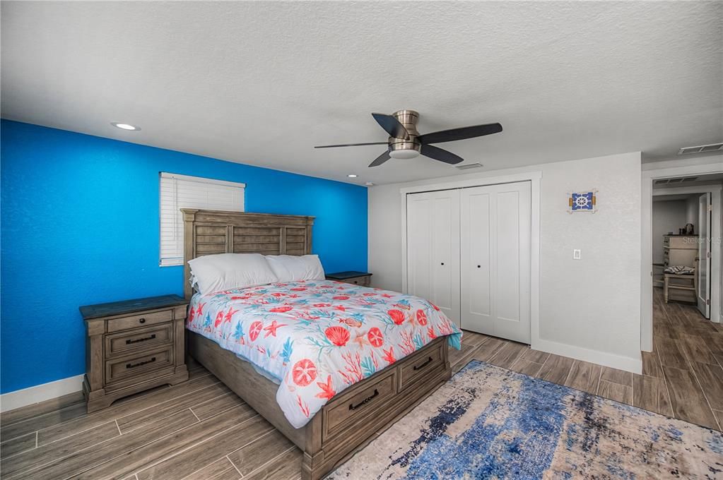 En Venta: $879,900 (4 camas, 2 baños, 2822 Pies cuadrados)