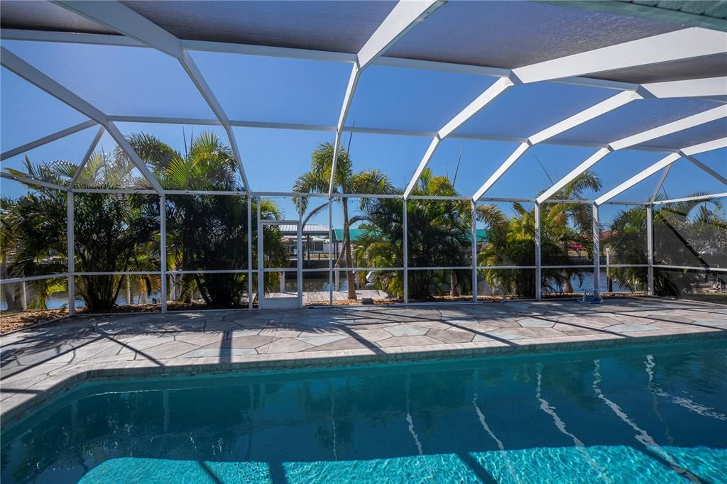 En Venta: $879,900 (4 camas, 2 baños, 2822 Pies cuadrados)