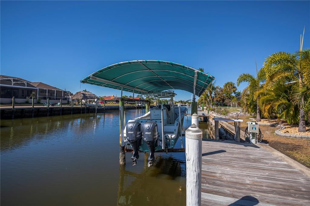 En Venta: $879,900 (4 camas, 2 baños, 2822 Pies cuadrados)