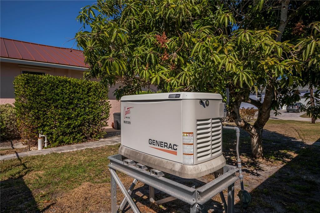 En Venta: $879,900 (4 camas, 2 baños, 2822 Pies cuadrados)