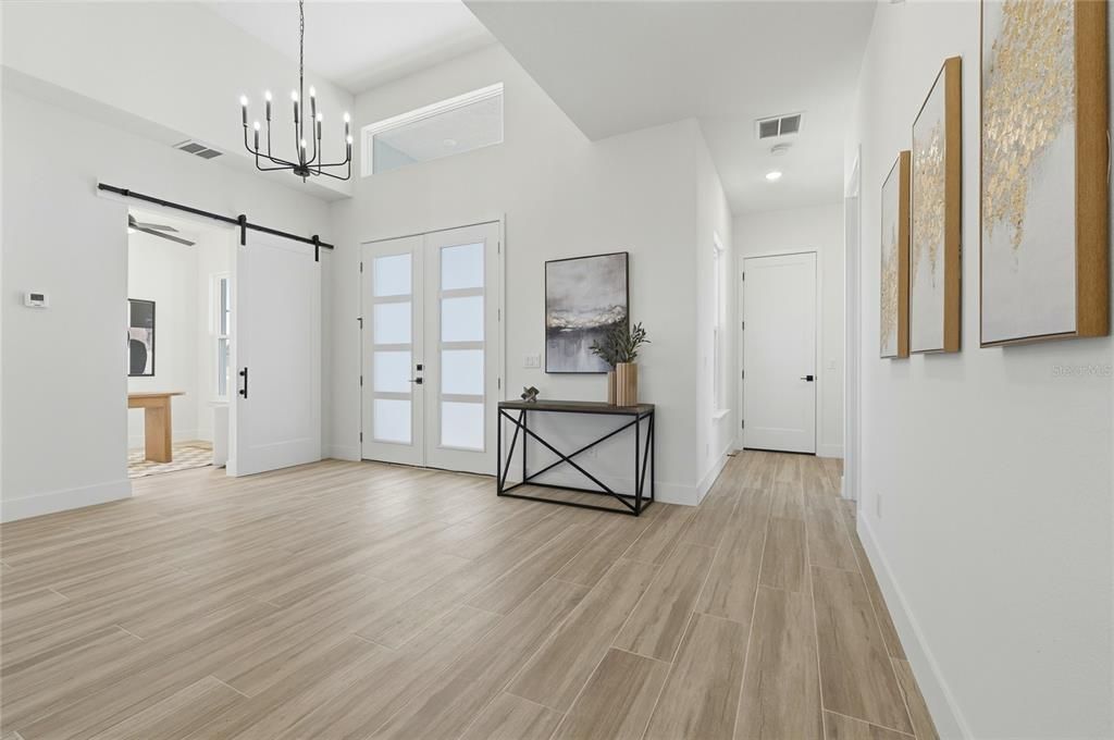 En Venta: $744,900 (4 camas, 3 baños, 2780 Pies cuadrados)