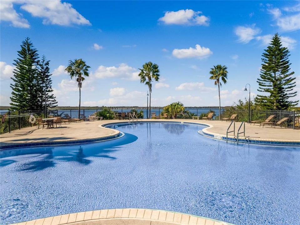 En Venta: $744,900 (4 camas, 3 baños, 2780 Pies cuadrados)