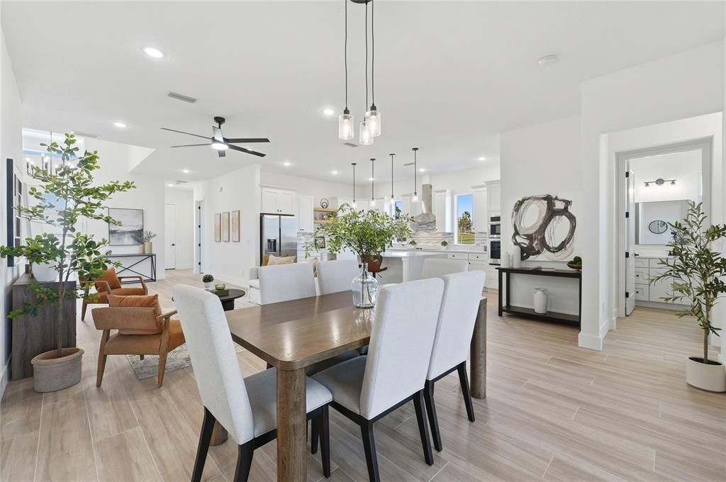 En Venta: $744,900 (4 camas, 3 baños, 2780 Pies cuadrados)