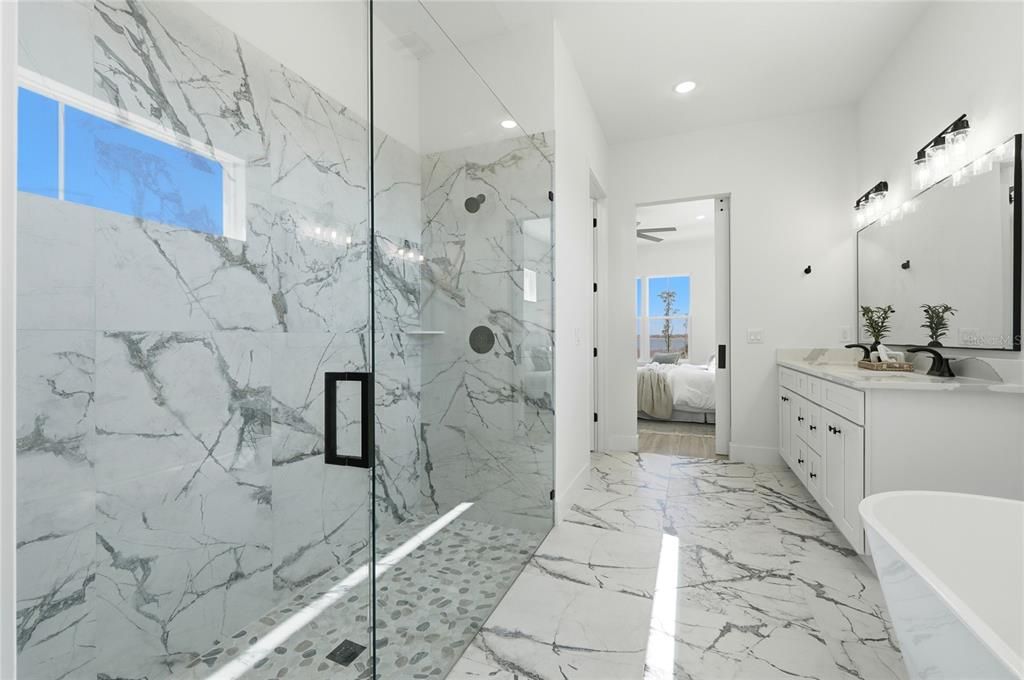 En Venta: $744,900 (4 camas, 3 baños, 2780 Pies cuadrados)